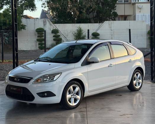FORD FOCUS 1.6 GLX 16V FLEX 4P MANUAL